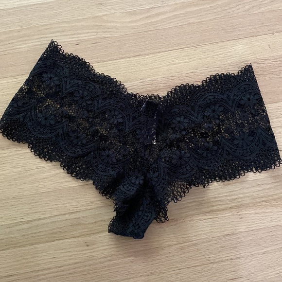 Victoria’s Secret Lace shortie - Picture 4 of 4